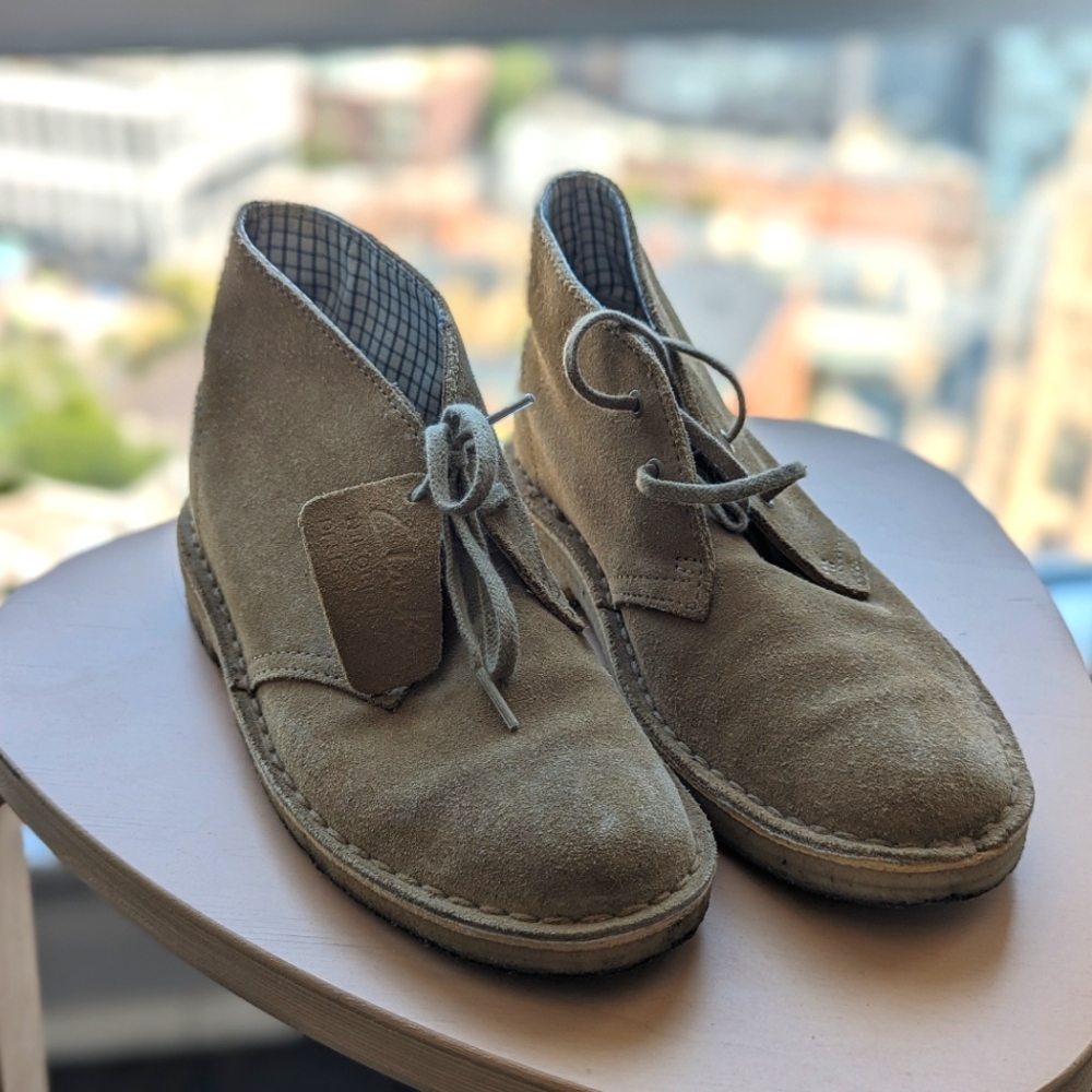 Clarks Desert boots tan size 6